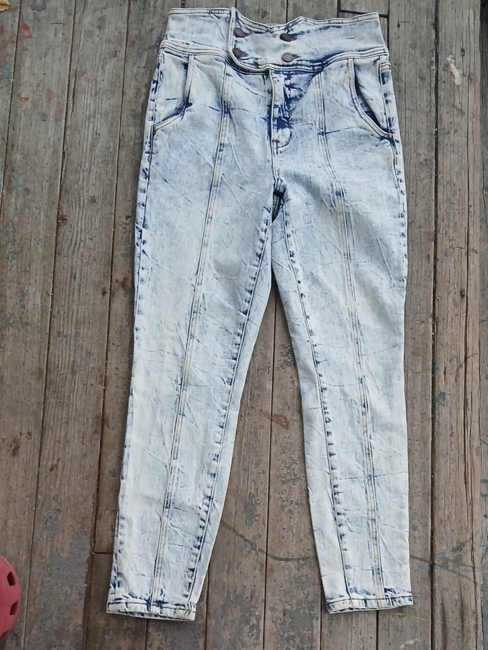 Light Wash High-Waist Women’s Jeans - Light Blue